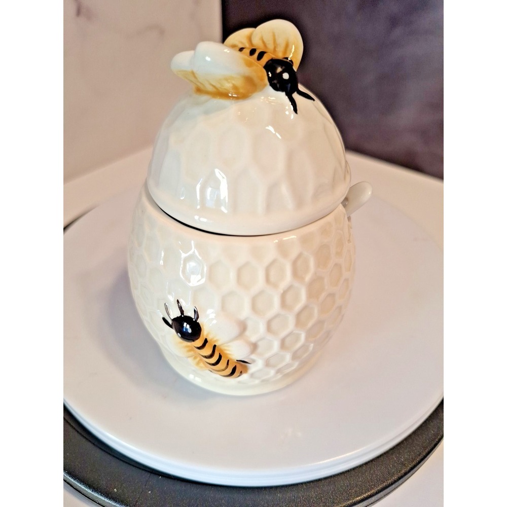 Spring Collection White Beehive Honey Bee Cookie 5" H Canister Jar - New